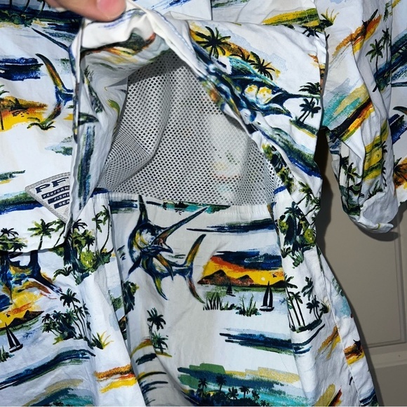 Columbia Men's Trollers Best Fish Print Mesh Back Button Down Shirt Size Large - Picture 11 of 12